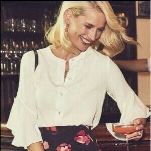 CAbi White Floaty petal sleeveTop Blouse Shirt pleated back rounded hem XS